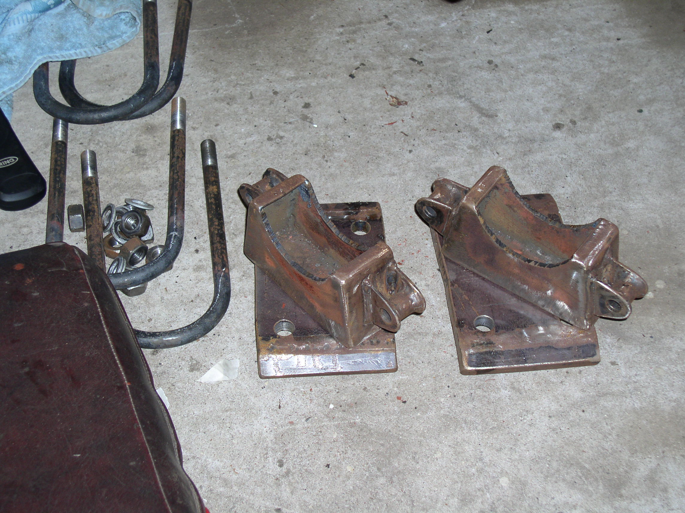 Fabricated rear axle mounts
